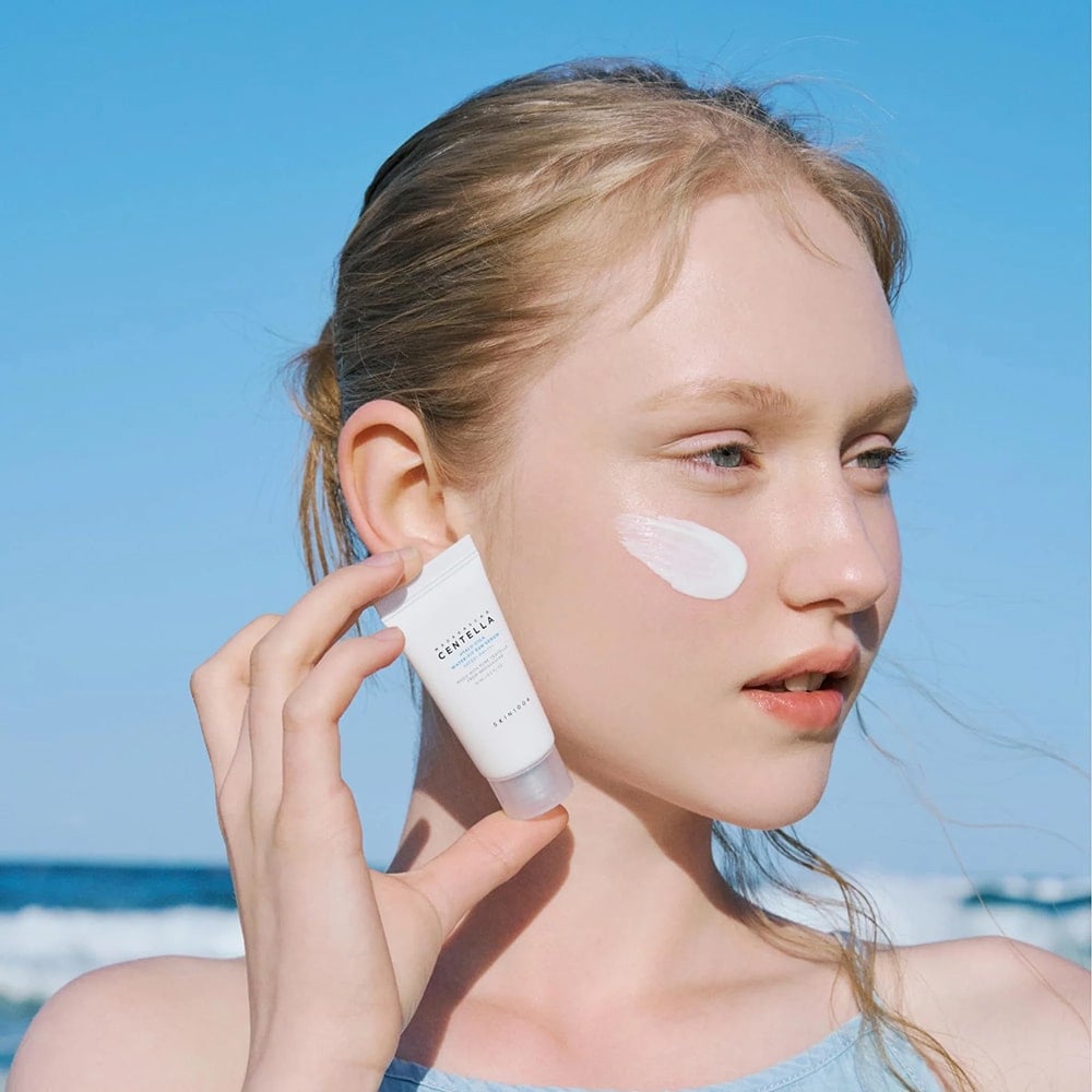 Skin1004 Hyalu Cica Water Fit Sun Serum - 15 ml - Image 3